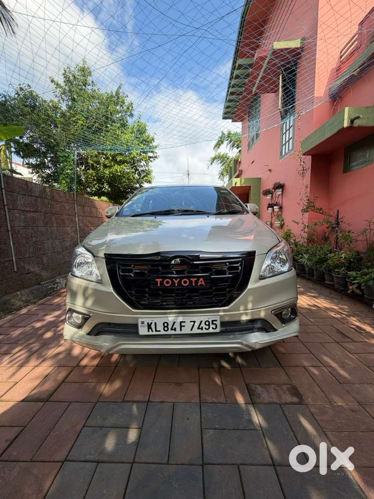 Toyota Innova V Option 2013