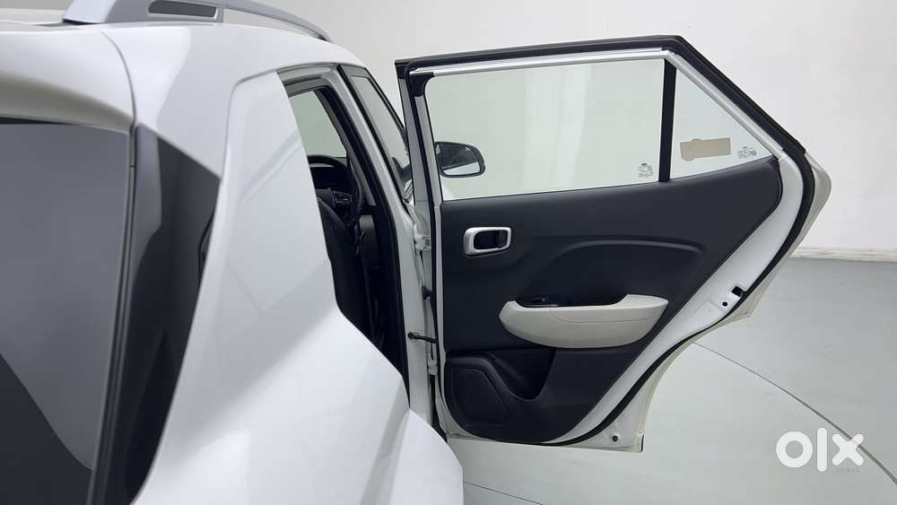 Hyundai Venue 1.2 S (o), 2024, Petrol