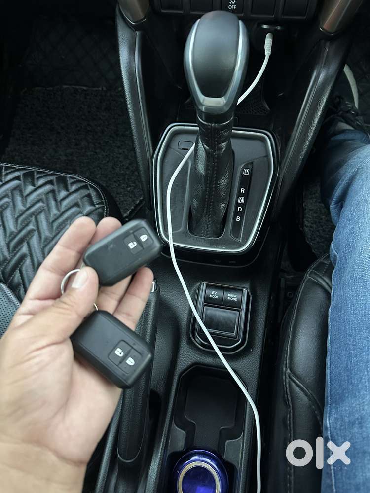 Maruti Suzuki Grand Vitara 1.5 Alpha Plus Intelligent Hybrid Ecvt, 2..