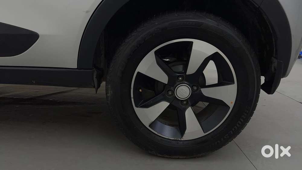 Tata Nexon 1.2 Revotron Xza Plus (l), 2019, Petrol
