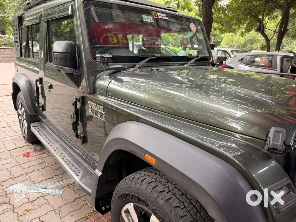 Mahindra Thar Roxx 2025 Diesel Mt 4x4 Ax7l Mocha Brown Interiors
