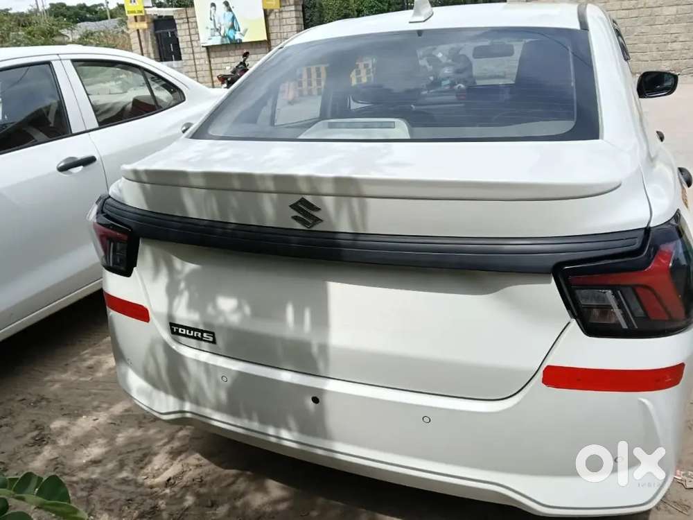 Maruti Suzuki Swift Dezire Tour S Cng 2025