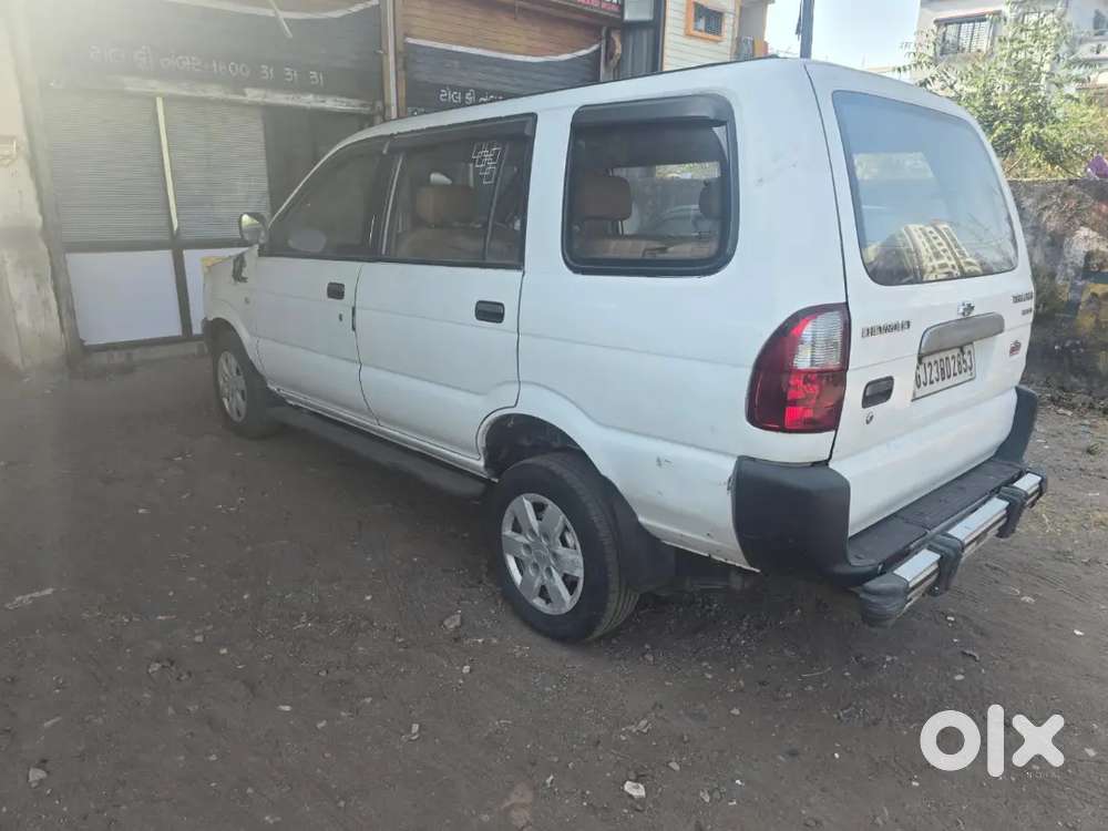 Tavera Car