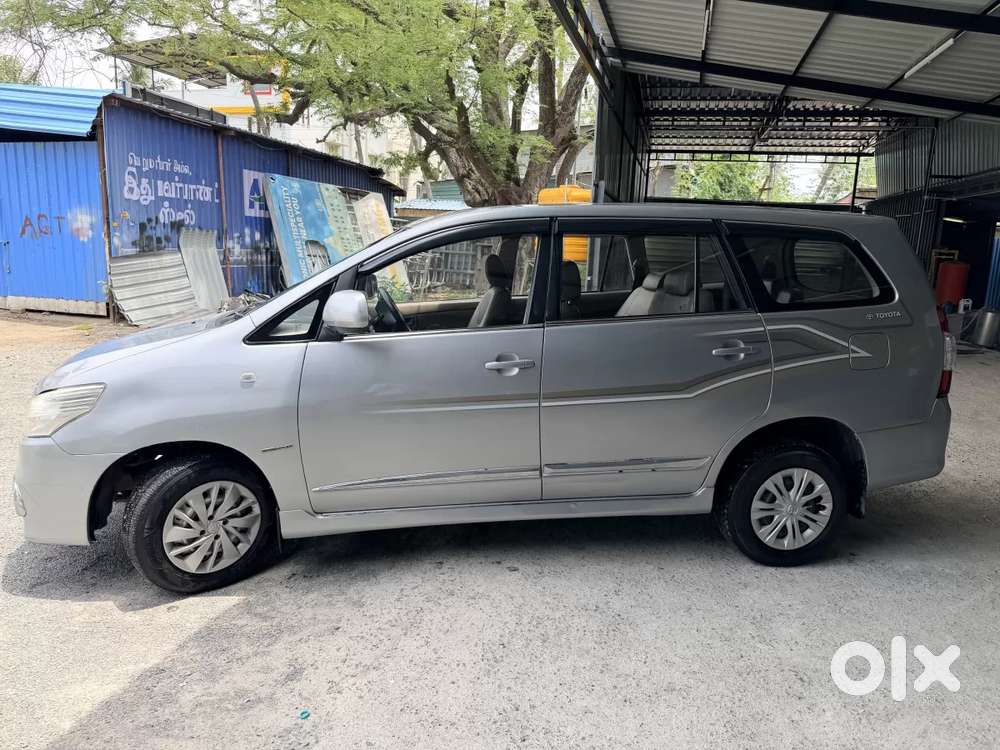 Toyota Innova 2.5 G (diesel) 8 Seater Bs Iv, 2015, Diesel