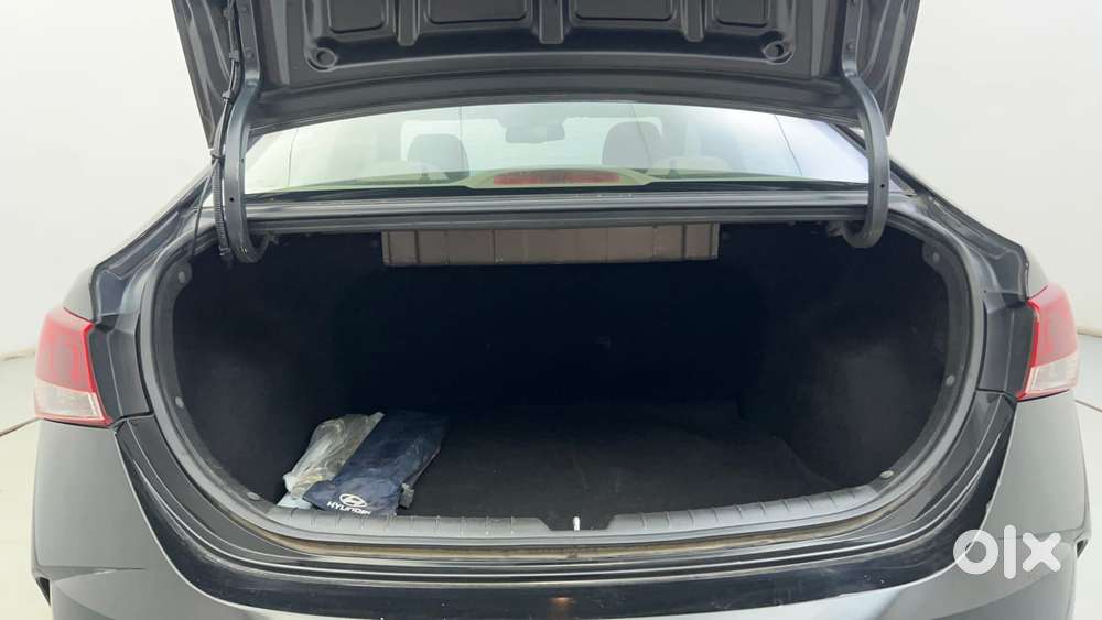 Hyundai Verna 1.5 Sx Ivt, 2021, Petrol