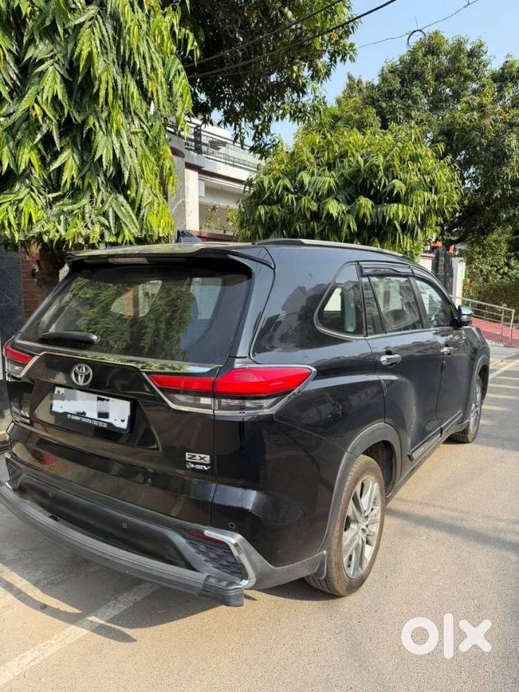 Toyota Innova Hycross 2.0 Zx Hybrid 7 Str, 2025, Petrol