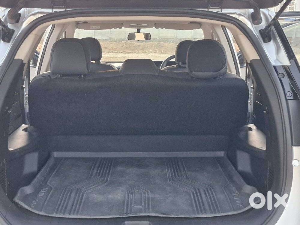 Mahindra Xuv700 2.2 Mx Diesel Mt 5 Str, 2022, Diesel