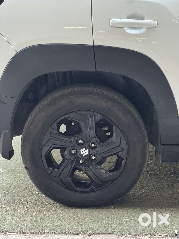 Maruti Suzuki Brezza 1.5 Zxi Cng Dual Tone, 2024, Cng & Hybrids