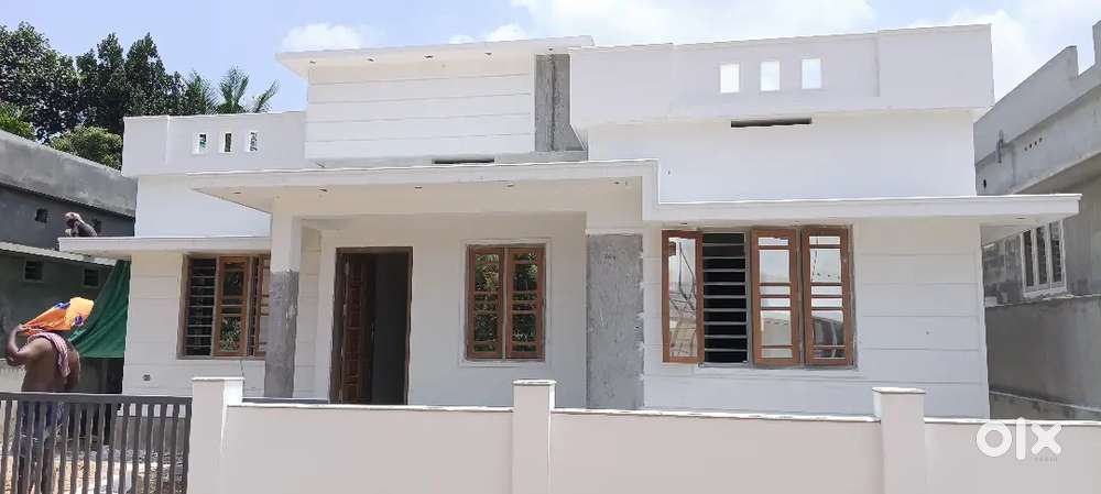 Infopark 16 km valaboor 4.5 cent 1000 sft 3 bhk new hom 40 lak
