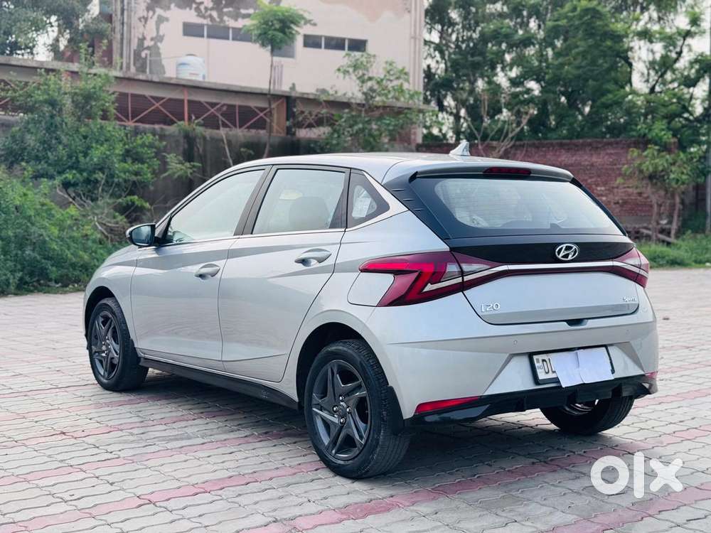 Hyundai I20 Sportz 1.2 Ivt, 2023, Petrol