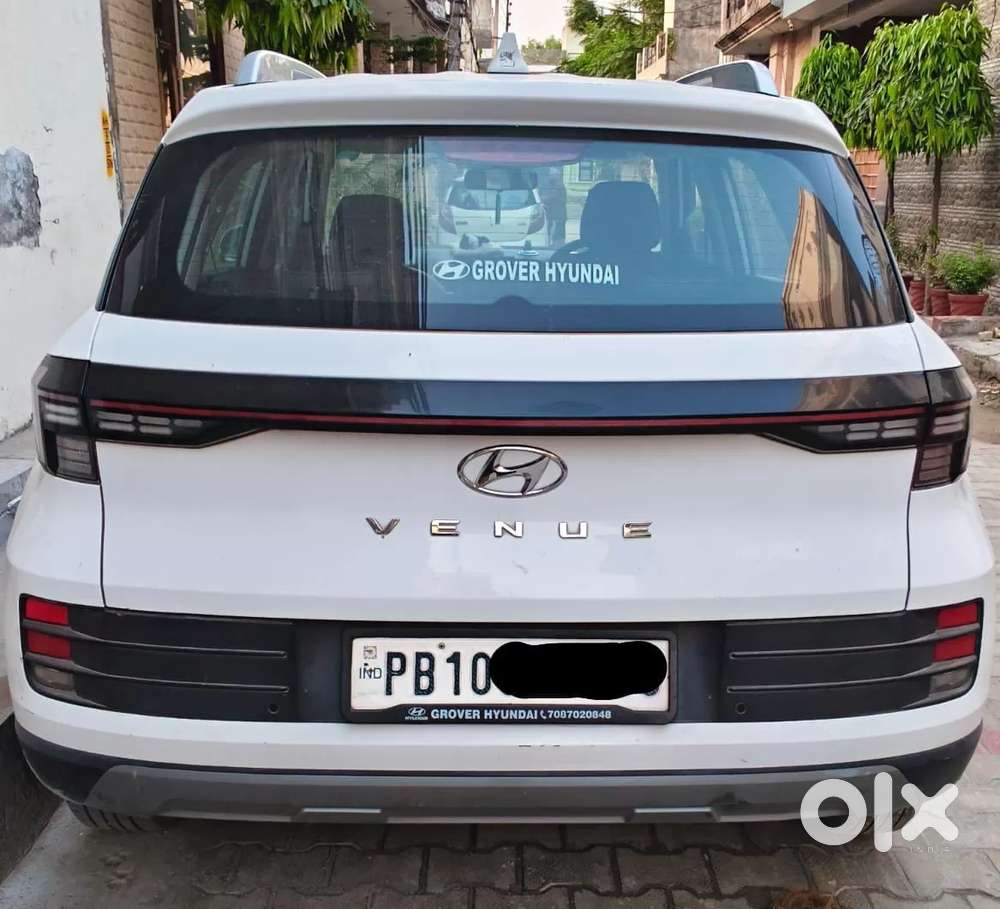 Hyundai Venue 1.2 S (o), 2024, Petrol