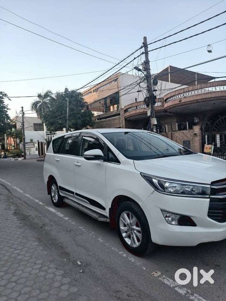 Toyota Innova Crysta 2.4 G Mt, 2017, Diesel