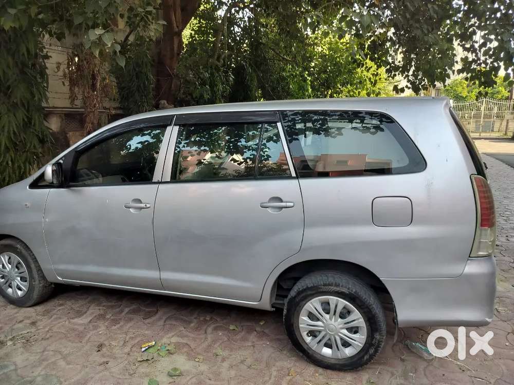 Toyota Innova 2.0 2010 Model