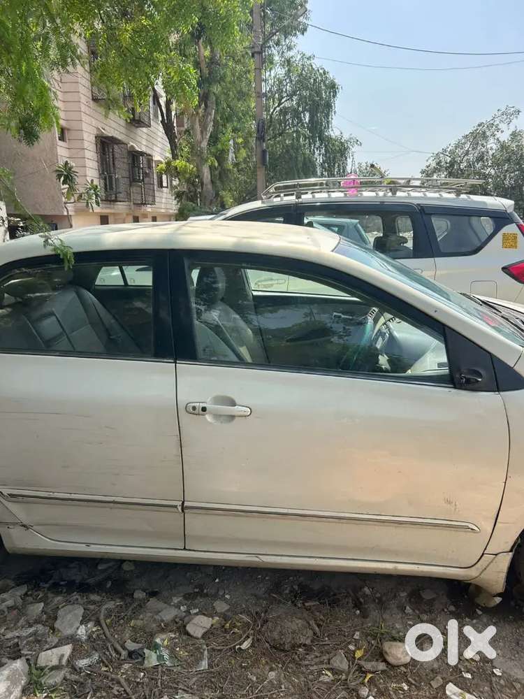 Toyota Corolla Altis 2013