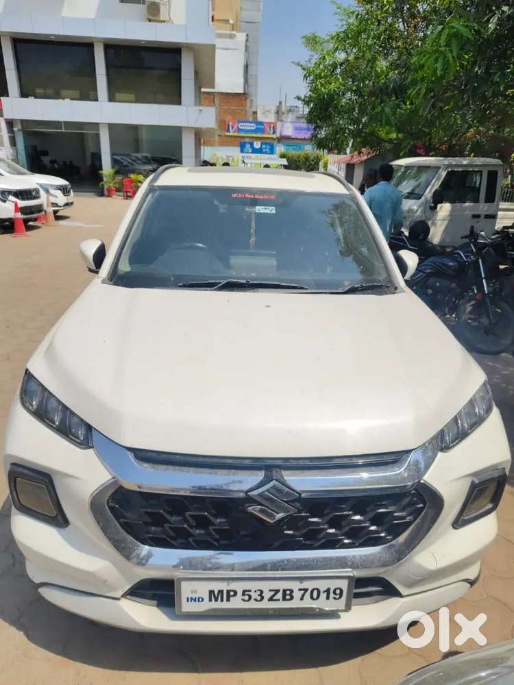 Maruti Suzuki Grand Vitara 7 Seater 2023 Petrol 8123 Km Driven
