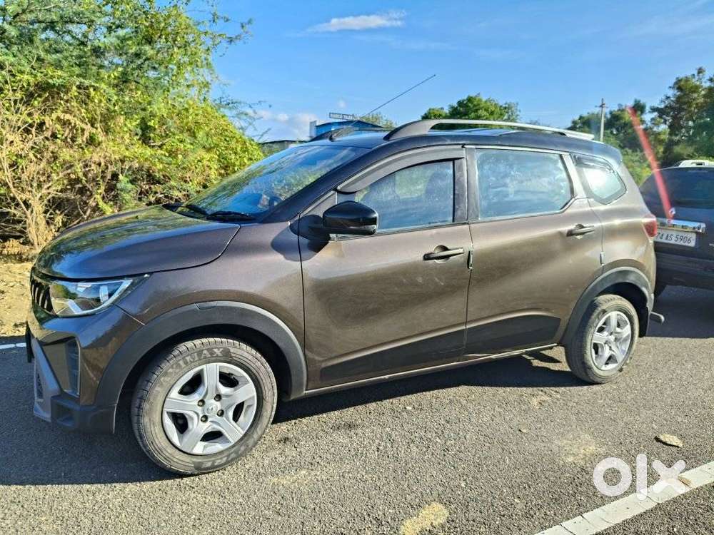 Renault Triber Rxt, 2022, Petrol