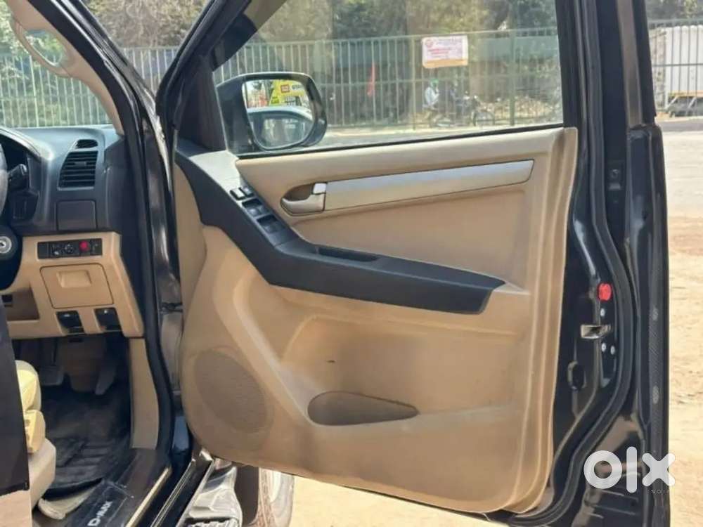 Isuzu D-max V-cross 2017