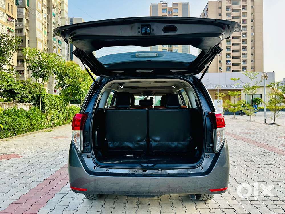 Toyota Innova Crysta 2.4 V 8 Str, 2017, Diesel