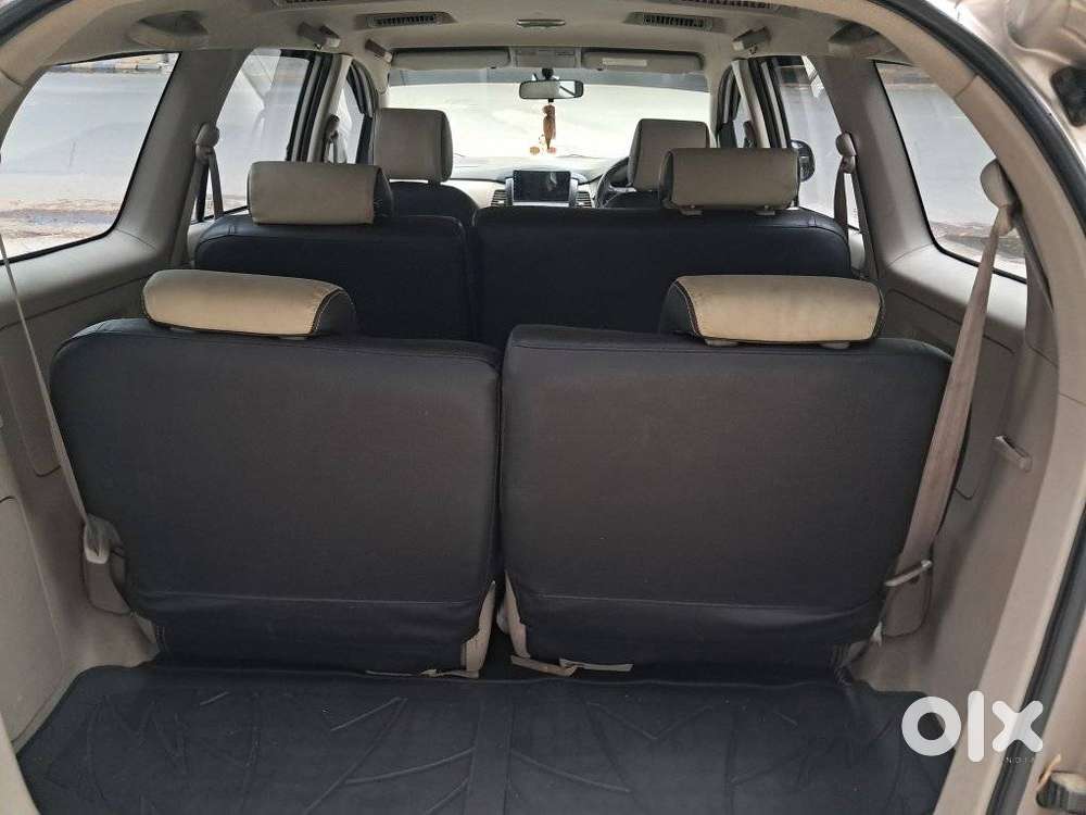 Toyota Innova 2.5 Vx 8 Seater Bs Iv, 2013, Diesel