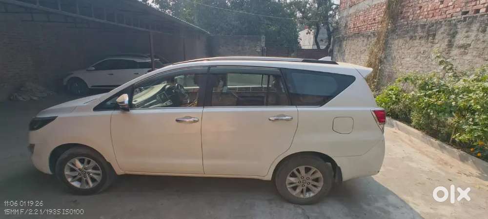 Toyota Innova Crysta 2016
