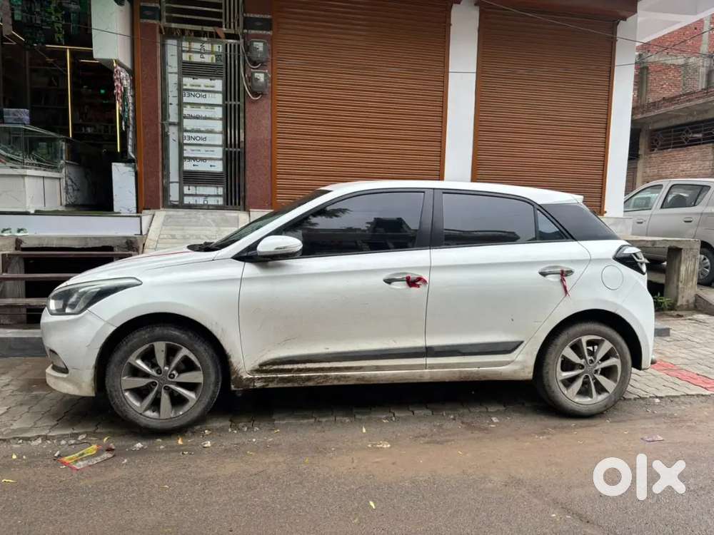 Hyundai I20 Sportz 2015 Car Top Model Push Button Start