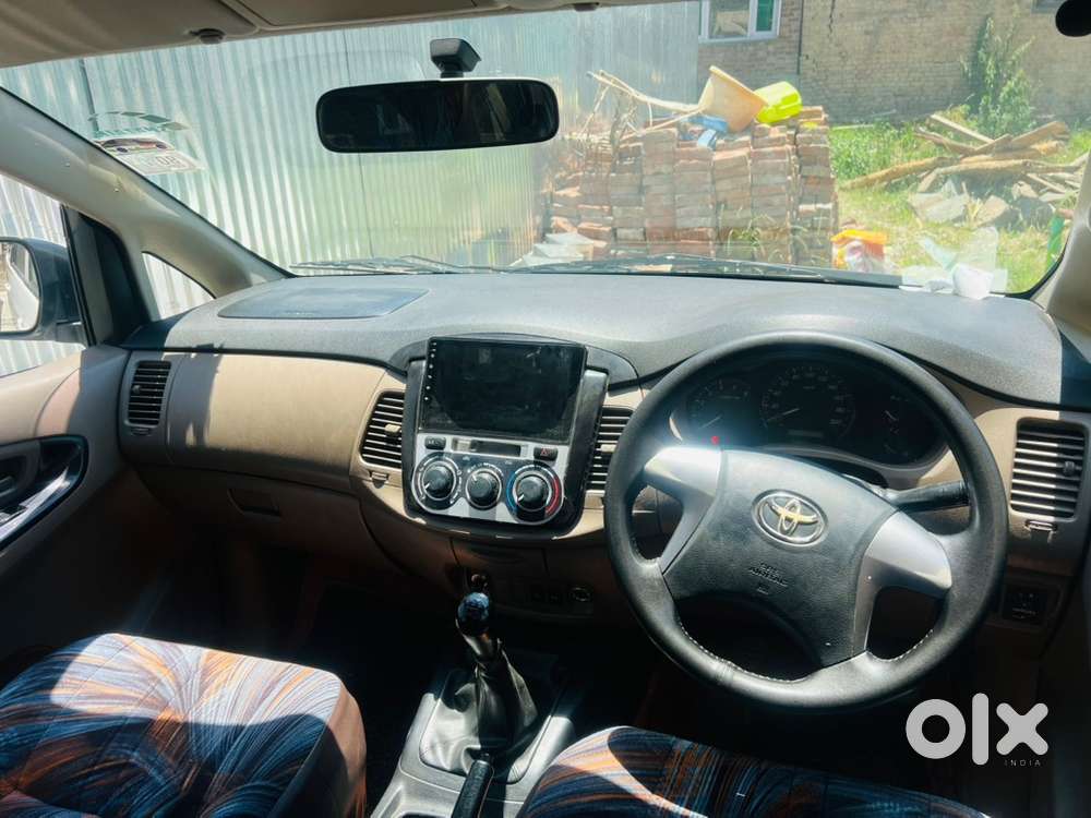 Toyota Innova 2015