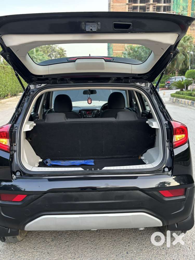 Mahindra Xuv300 W8, 2023, Petrol