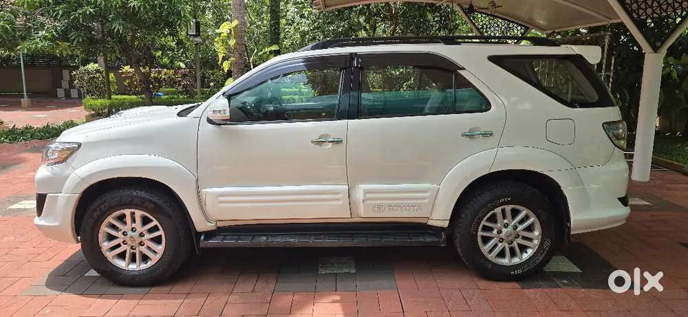 Toyota Fortuner 2012 Diesel 200000 Km Driven