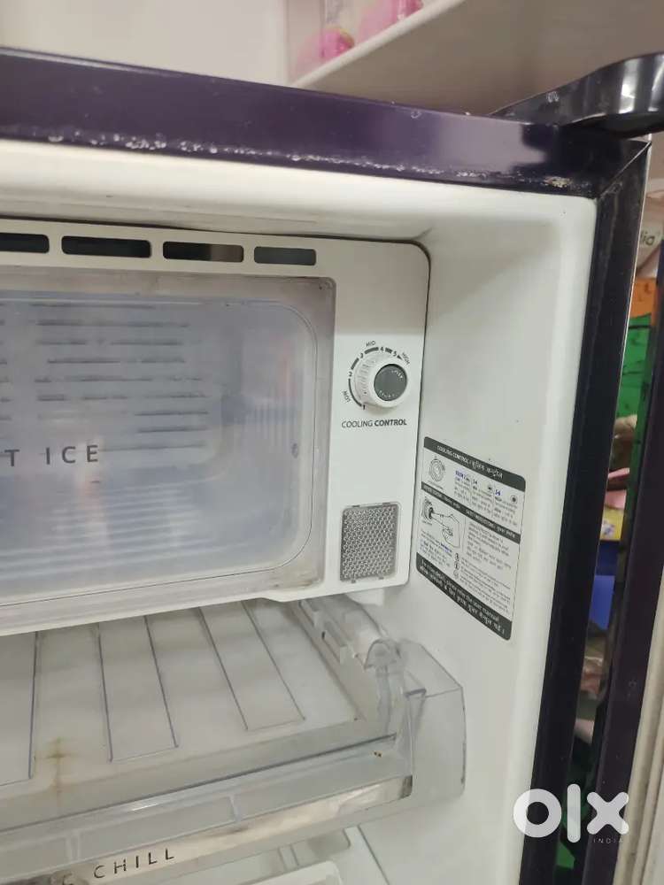 Whirlpool Refrigerator New Condition Only 8999₹