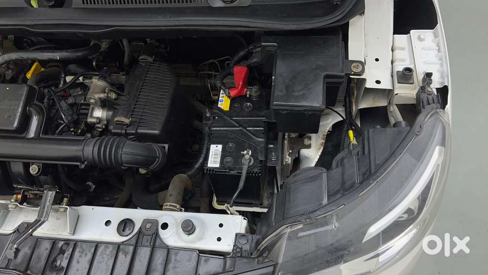 Renault Triber Rxz, 2023, Petrol