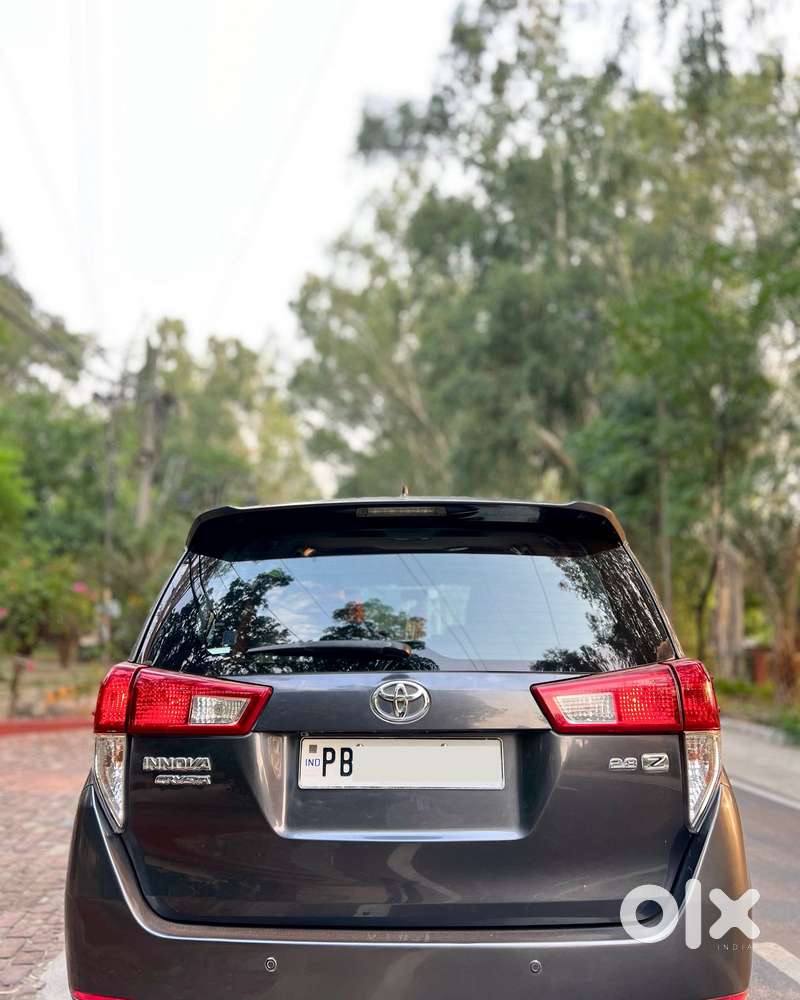 Toyota Innova Crysta 2.8 Zx At 7 Seater, 2017, Diesel