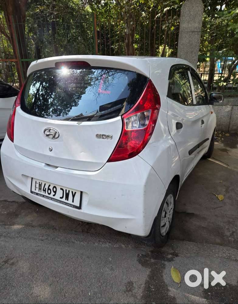 Hyndai Eon 2017 Petrol White Colour