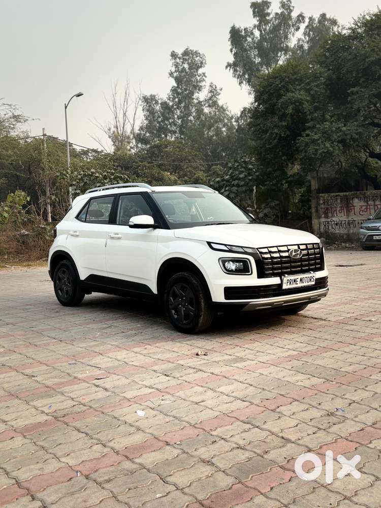 Hyundai Venue Sx Mt, 2023, Petrol