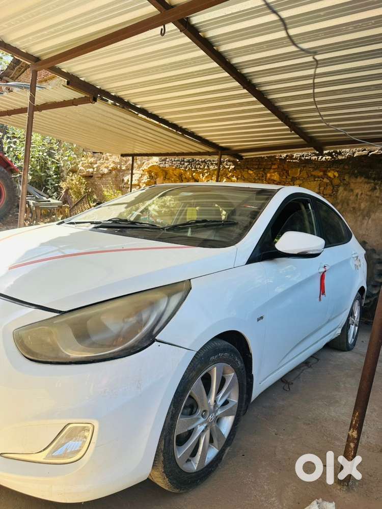 Hyundai Fluidic Verna 2011
