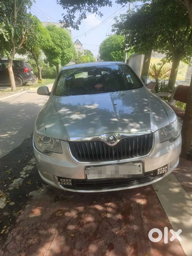 Skoda Superb 2010 Petrol Passing 2030