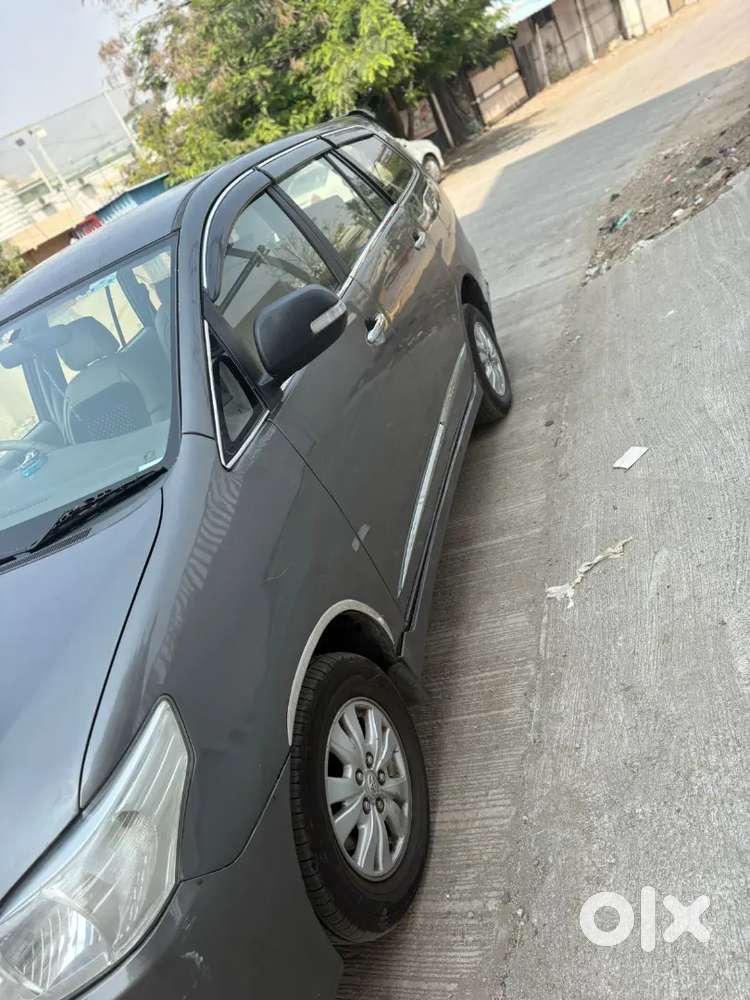 Toyota Innova 2012