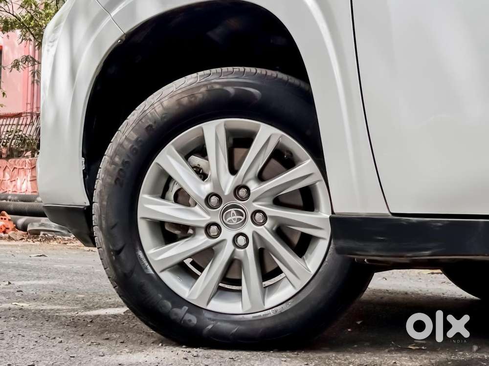 Toyota Innova Hycross 2.0 Gx 7 Str, 2025, Petrol