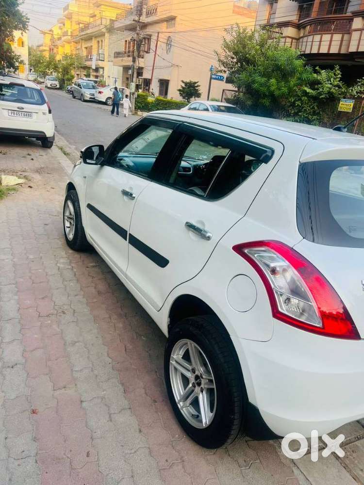 Maruti Suzuki Swift 1.2 Vxi (o), 2012, Petrol