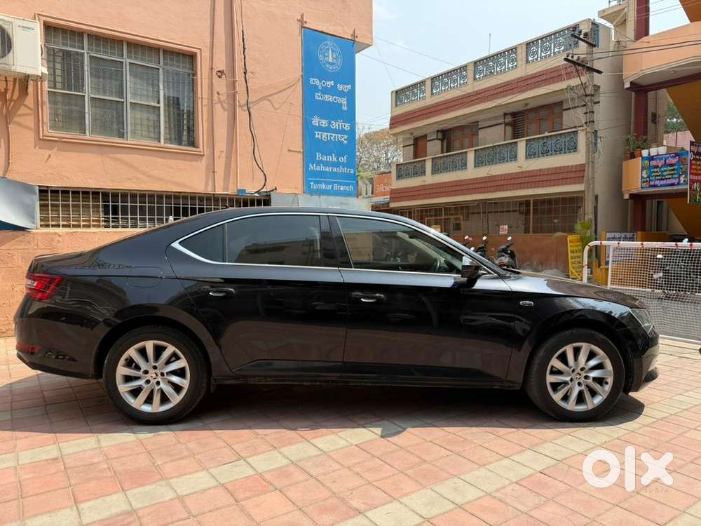 Skoda Superb 2016 Petrol 61000 Km Driven