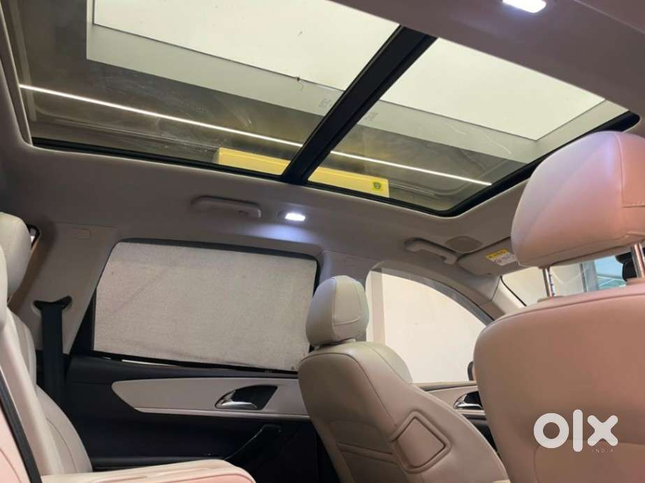 Mahindra Xuv700 2.0 Ax 7 Petrol At Luxury Pack Str, 2022, Petrol