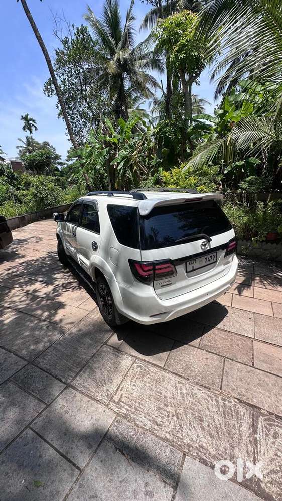 Toyota Fortuner 2014 Diesel 200000 Km Driven