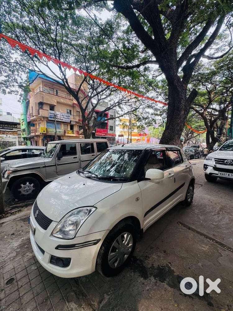 Maruti Suzuki Swift Vxi 1.2 Abs Bs-iv, 2009, Petrol