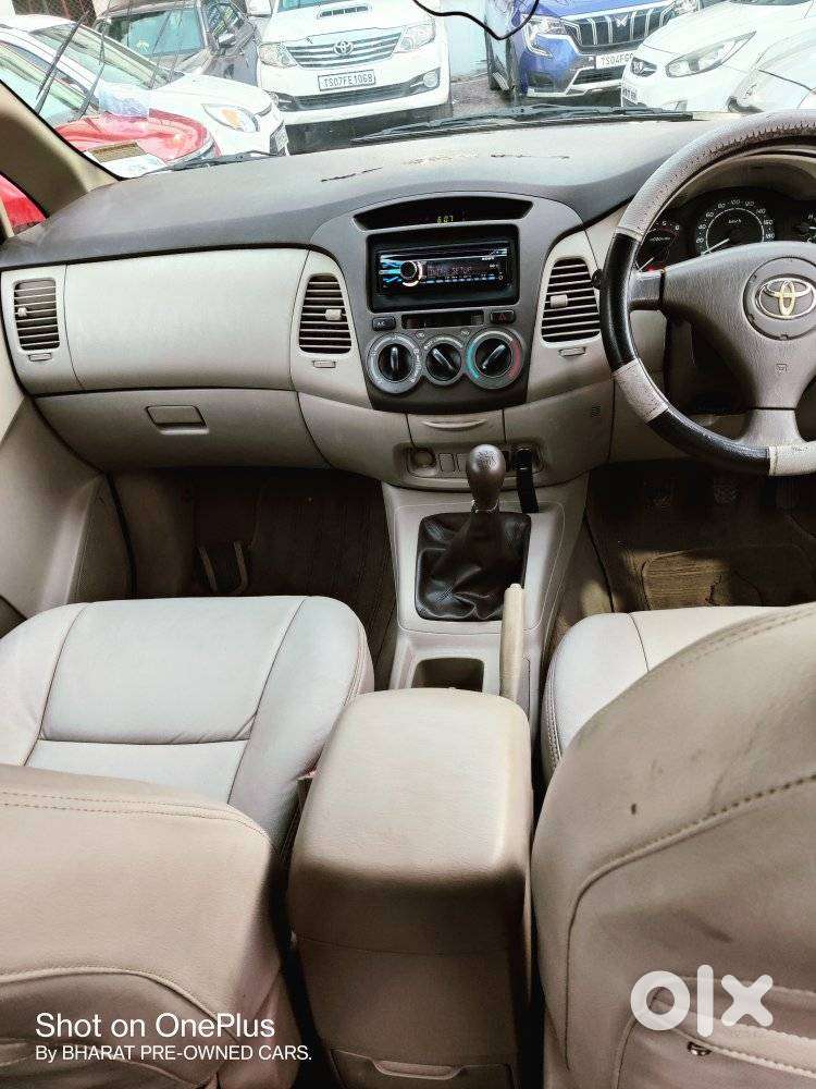 Toyota Innova 2.5 G (diesel) 8 Seater, 2009, Diesel