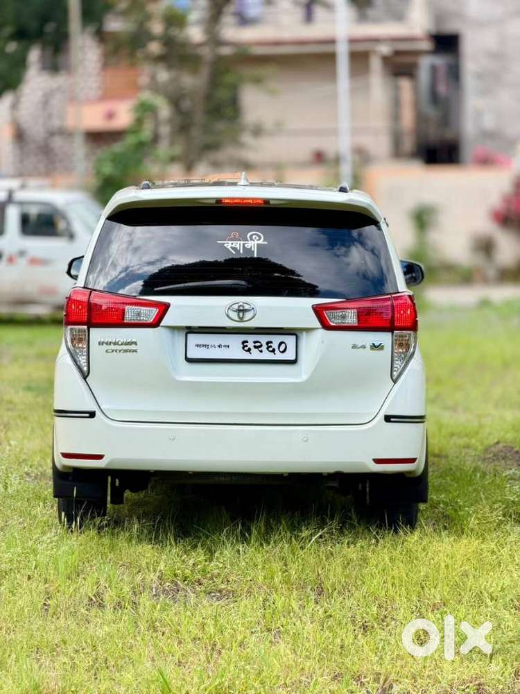 Toyota Innova Crysta 2.4 V, 2017, Diesel