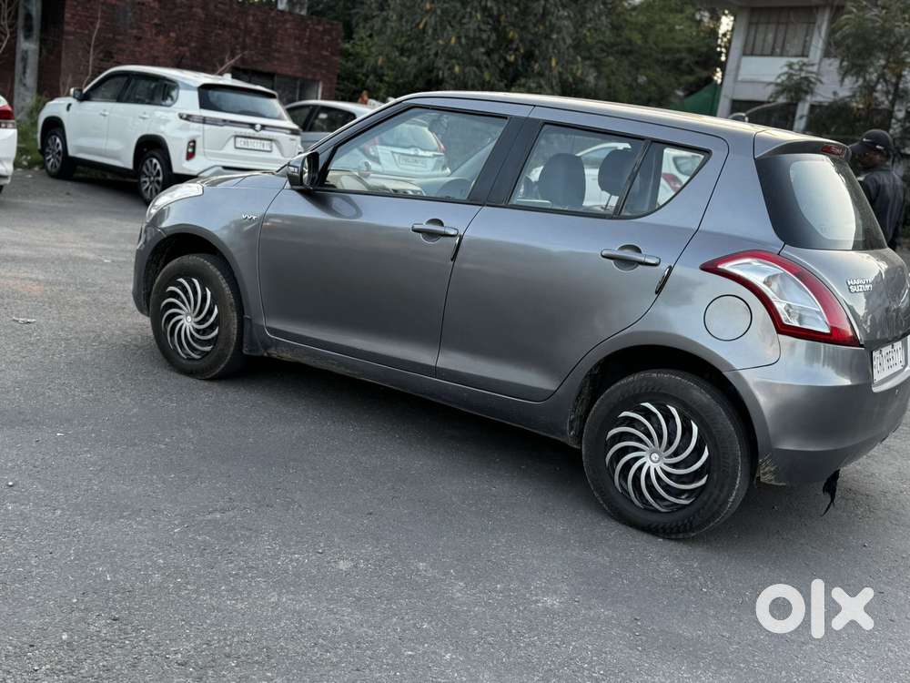 Maruti Suzuki Swift Vxi + Manual, 2015, Petrol
