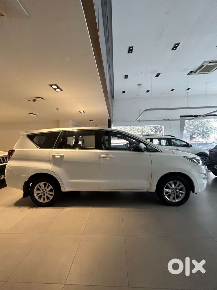 Toyota Innova Crysta 2.4 G Mt 7 Str, 2017, Diesel