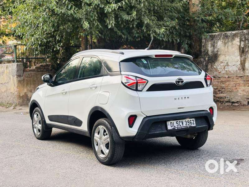 Tata Nexon 1.5 Revotorq Xma Amt (s), 2023, Petrol