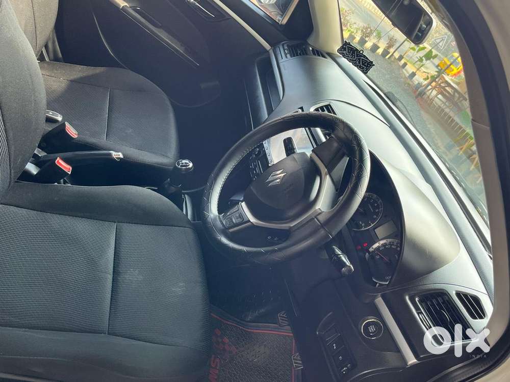 Maruti Suzuki Swift Vvt Zxi, 2016, Petrol