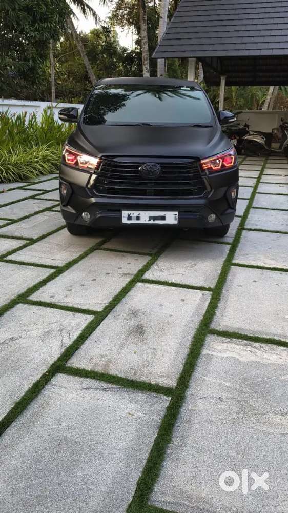 Toyota Innova Crysta 2017 Diesel 90000 Km Driven