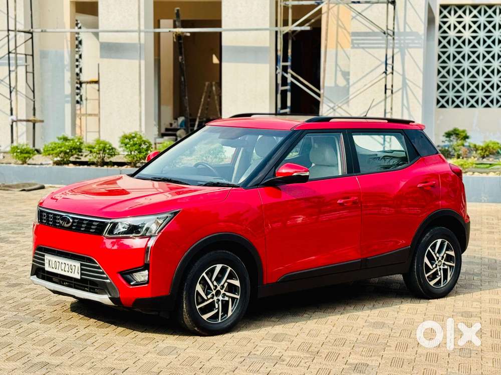 Mahindra Xuv300 1.2 W8 (o) Amt Petrol, 2022, Petrol